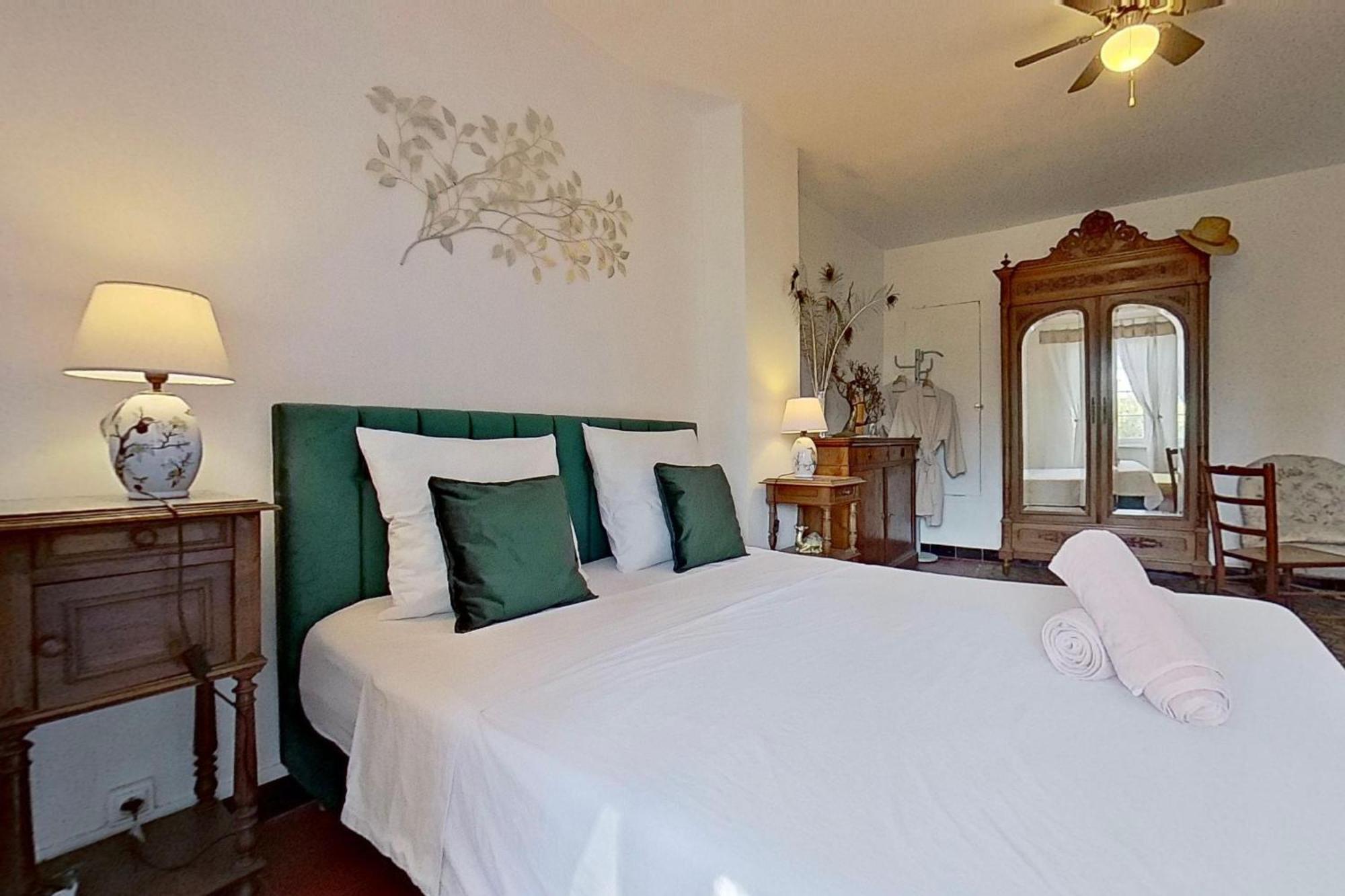 Les 2 Droles D'Oiseaux Bed & Breakfast Luc-sur-Orbieu Luaran gambar