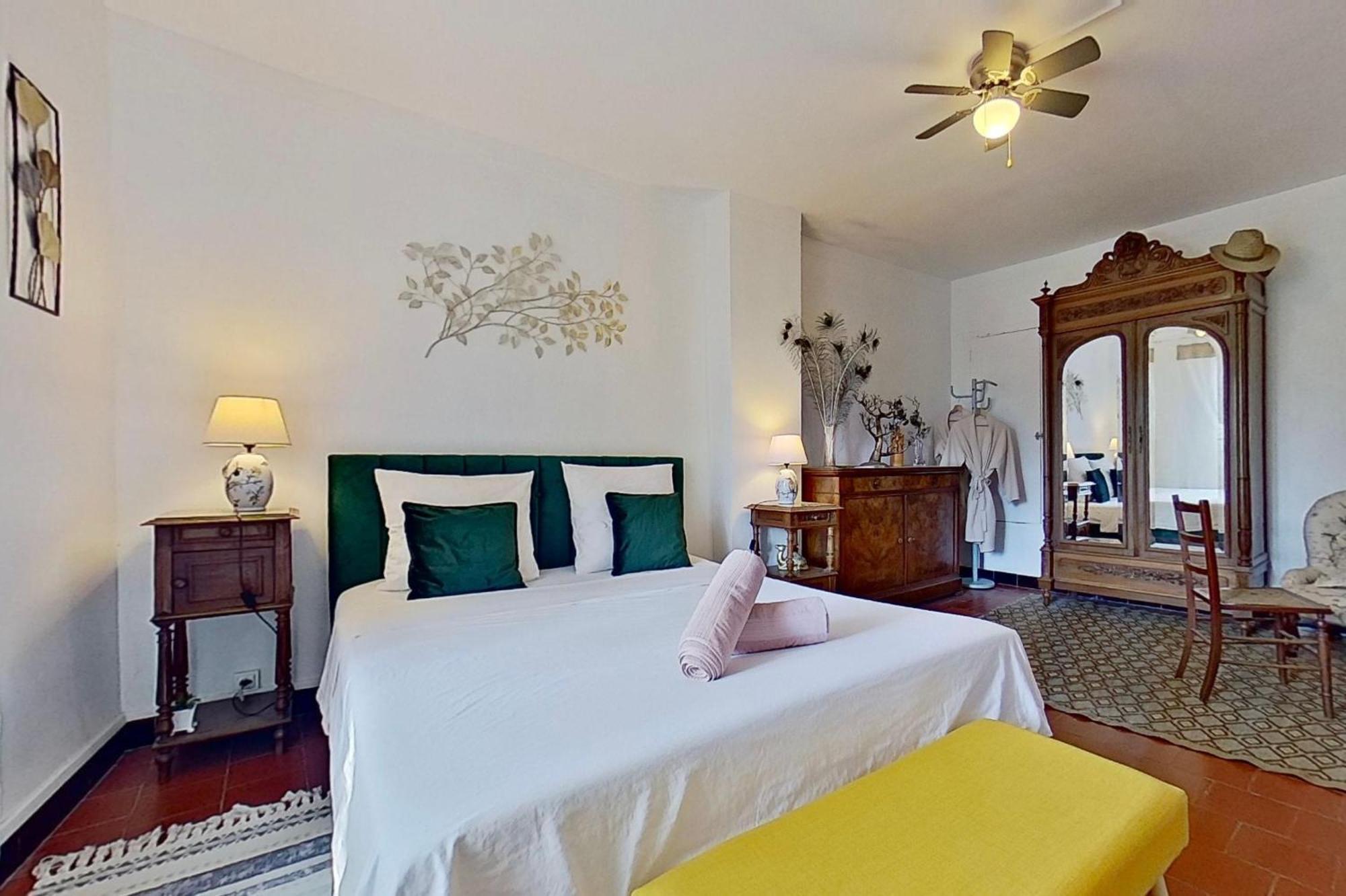 Les 2 Droles D'Oiseaux Bed & Breakfast Luc-sur-Orbieu Luaran gambar